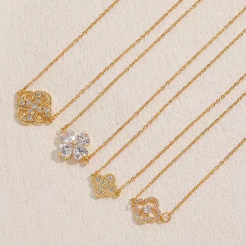 New 14k gold plated clover necklace